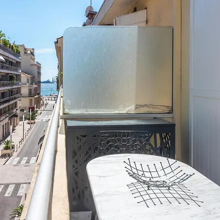 Large - 50m - Terrace Sea View Apartment